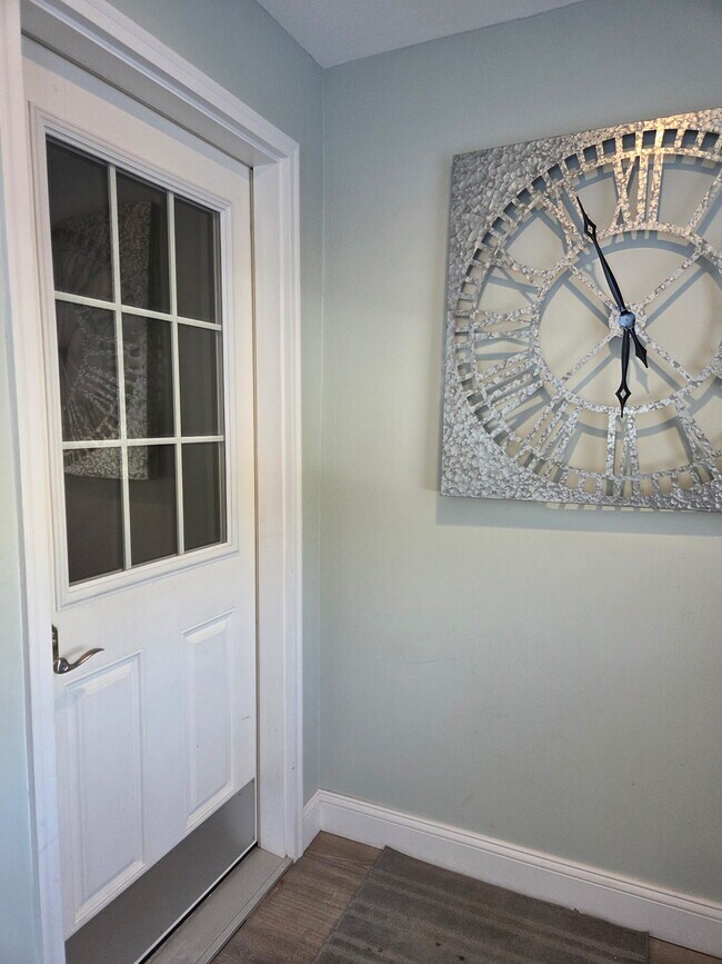 56 Ellington Ave, Unit #3 in Ellington, CT - Foto de edificio - Building Photo