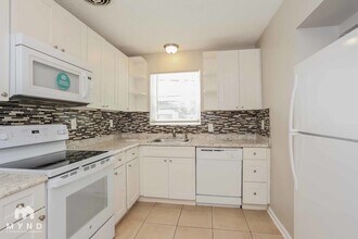 1825 Fouraker Rd in Jacksonville, FL - Building Photo - Building Photo