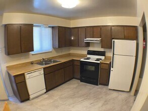 924 N Leroux St-Unit -(484) 924 Leroux St in Flagstaff, AZ - Building Photo - Building Photo
