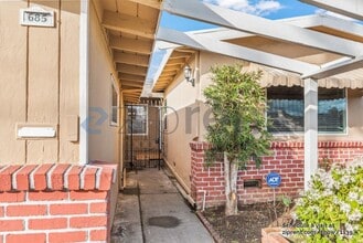 685 Carmar St in Hayward, CA - Building Photo - Building Photo
