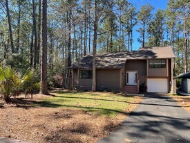 25 Honey Locust Cir in Hilton Head Island, SC - Building Photo