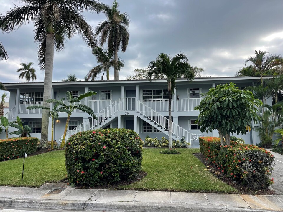 234 Oleander Ave in Palm Beach, FL - Foto de edificio