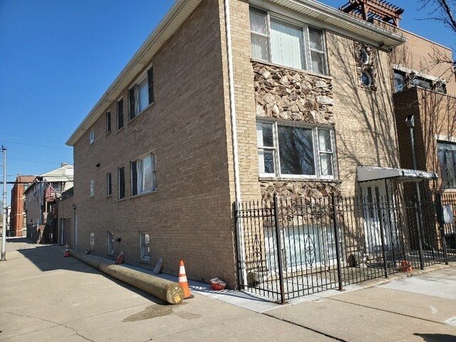 property at 1248 W Race Ave