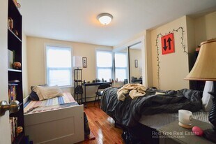 238 Everett St, Unit 1 in Boston, MA - Building Photo