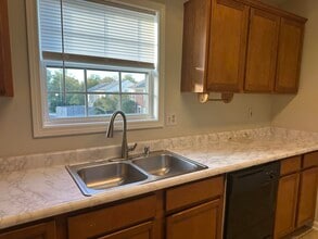 1325 Trent Blvd in Lexington, KY - Building Photo - Building Photo