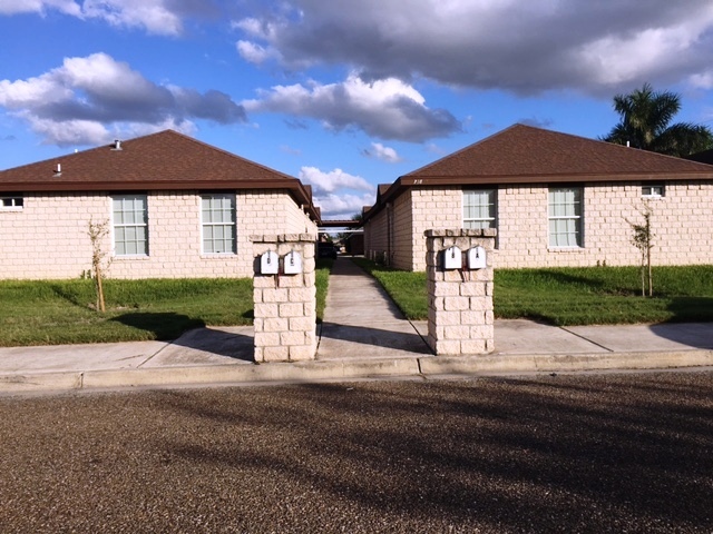 718 S O'Hare Dr, Unit B in Edinburg, TX - Foto de edificio