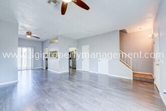 18604 N 33rd Dr in Phoenix, AZ - Foto de edificio - Building Photo