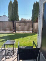 9815 Holly Dr, Unit A112 in Everett, WA - Building Photo