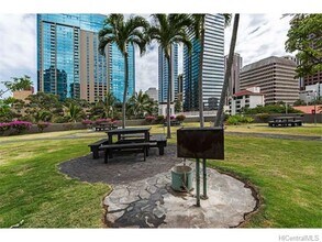 1255 Nuuanu Ave, Unit 3211 in Honolulu, HI - Building Photo - Building Photo