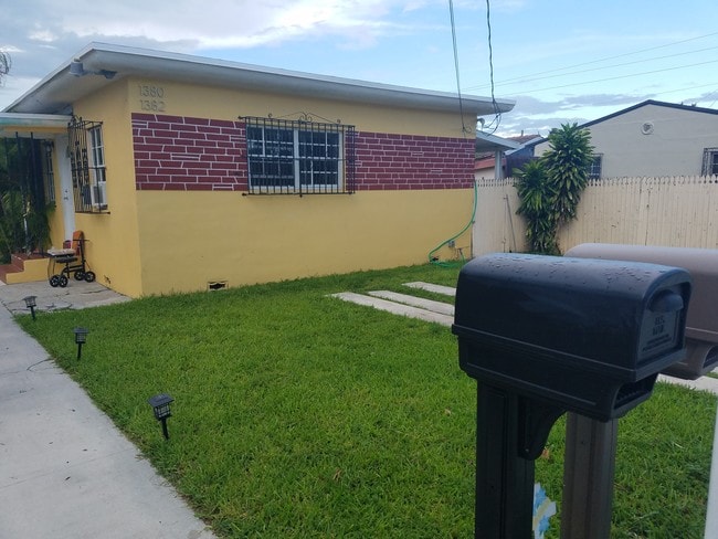 1380 NW 25th St