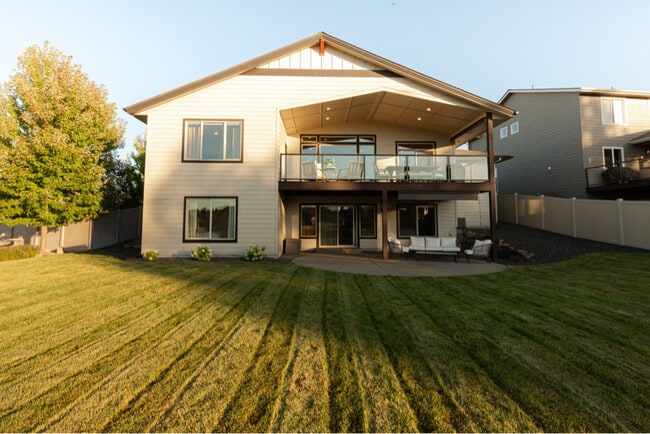 7104 S Pheasant Ridge Dr in Spokane, WA - Building Photo - Building Photo