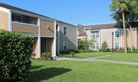 Building Photo - Woodlake Villas Apartments in Orlando, Florida