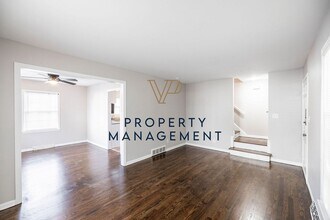 6643-6645 Floyd St in Overland Park, KS - Building Photo - Building Photo