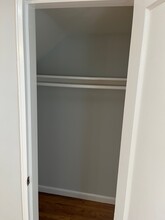 15A Carolyn Ter, Unit 15a in Roselle, NJ - Building Photo - Building Photo