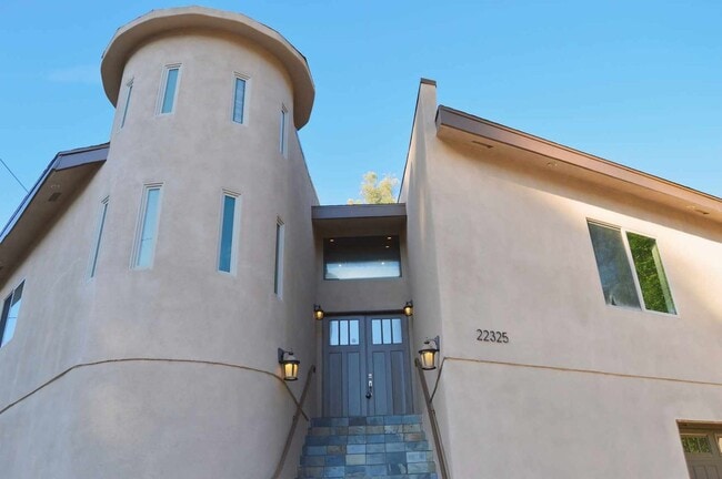 22325 Avenue San Luis in Los Angeles, CA - Building Photo - Building Photo