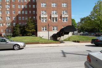 Wayland Manor in Providence, RI - Foto de edificio - Building Photo