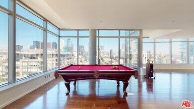 1155 S Grand Ave in Los Angeles, CA - Building Photo - Building Photo