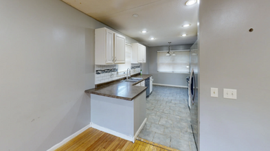 1122 Ferndale St N in Maplewood, MN - Foto de edificio - Building Photo