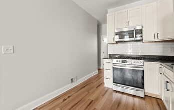 41 N Collington Ave in Baltimore, MD - Building Photo - Building Photo