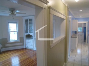 18 Bigelow St, Unit 1 in Boston, MA - Building Photo - Building Photo