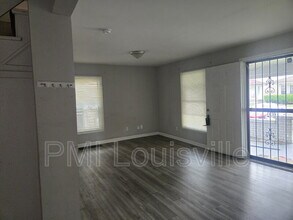 4221 Sunset Ave in Louisville, KY - Building Photo - Building Photo