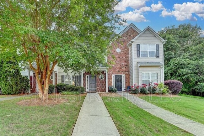 property at 2803 Snapfinger Manor
