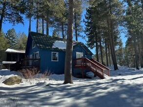 11879 Deerfield Dr in Truckee, CA - Building Photo - Building Photo