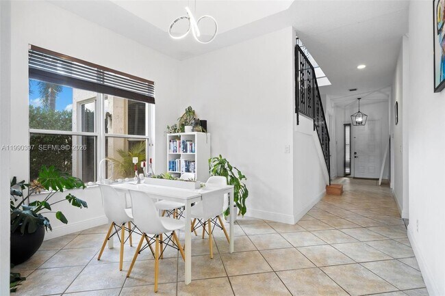 2707 SW 135th Ave in Miramar, FL - Building Photo - Building Photo