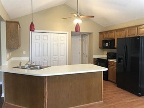 112 Pine Orchard Ct in Holly Springs, NC - Building Photo - Building Photo