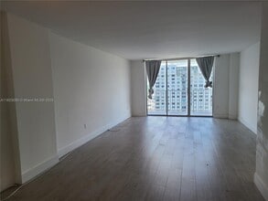 2851 NE 183rd St, Unit 1812E in Aventura, FL - Building Photo - Building Photo