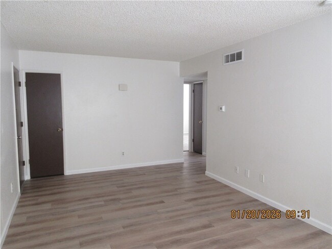 2015 Wickieup Ave in Kingman, AZ - Building Photo - Building Photo