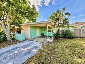 255 38th Ave SE in St. Petersburg, FL - Foto de edificio - Building Photo