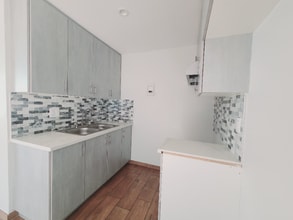 1108 W 110th St in Los Angeles, CA - Foto de edificio - Building Photo