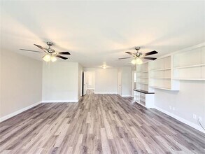 4075 Old Bonham Rd in Paris, TX - Building Photo - Building Photo