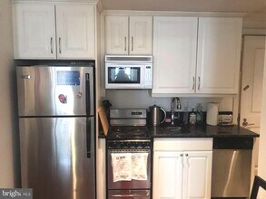 1701 Locust St in Philadelphia, PA - Building Photo - Building Photo