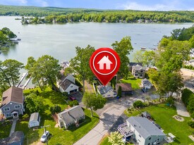 15 Hawthorne Rd in East Hampton, CT - Building Photo