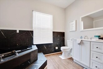 2639 Observatory Ave in Cincinnati, OH - Building Photo - Building Photo