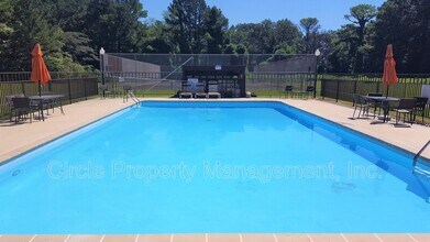 3930 Pulaski Pike NW in Huntsville, AL - Foto de edificio - Building Photo