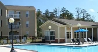 Pointe at Troy in Troy, AL - Building Photo