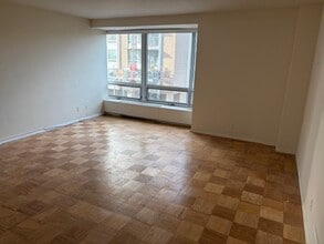 1435 4th St SW, Unit B217 in Washington, DC - Building Photo - Building Photo