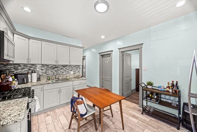 4104 W 24th Pl in Chicago, IL - Building Photo - Building Photo