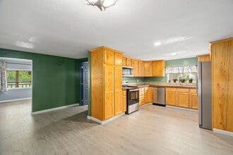 10914 E 10th Ave in Spokane Valley, WA - Building Photo - Building Photo