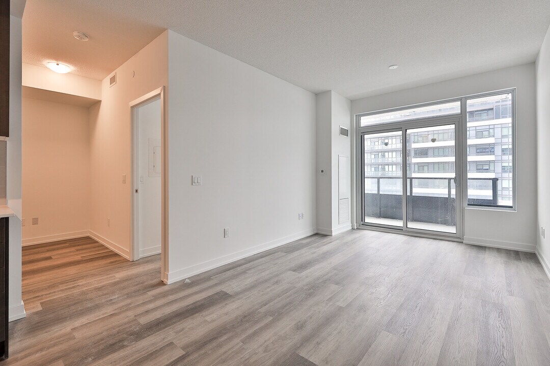 1435 Celebration Dr in Pickering, ON - Building Photo