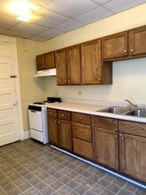 1 Cedar St in Muscatine, IA - Building Photo - Building Photo