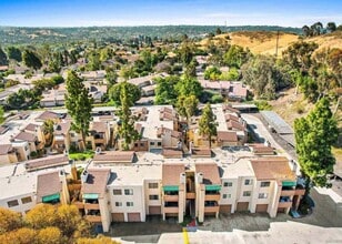 2920 Briarwood Rd in Bonita, CA - Foto de edificio - Building Photo