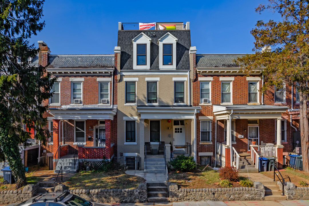 3222 Warder St NW in Washington, DC - Building Photo