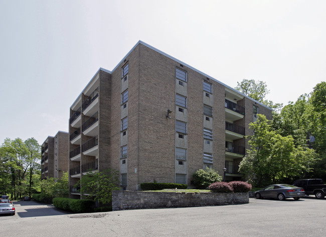 Madison Towers in Cincinnati, OH - Foto de edificio - Building Photo