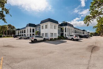 8651 10th St N in St. Petersburg, FL - Building Photo - Building Photo