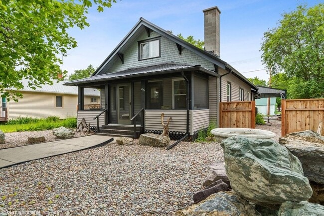 property at 285 1st Ave E N