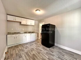 2825 Sanford St in Muskegon Heights, MI - Building Photo